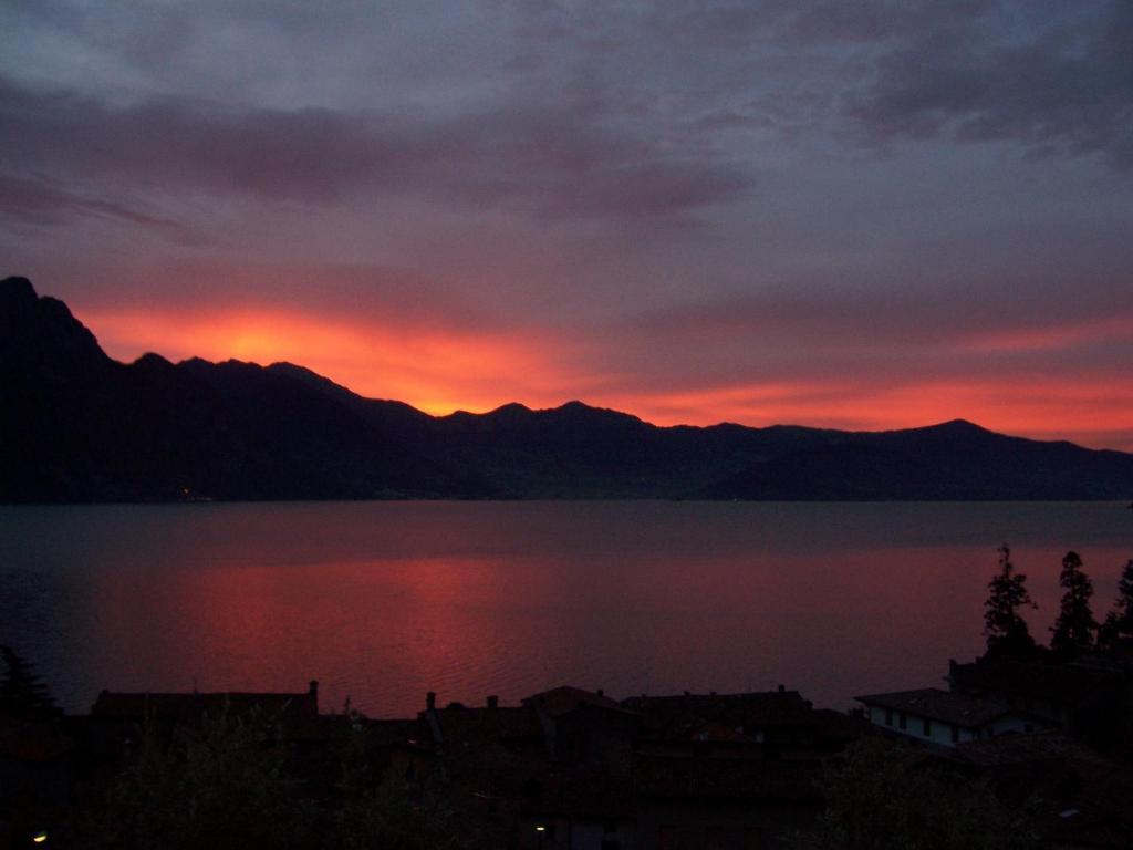Ai Ronchi B&B Riva di Solto Luaran gambar
